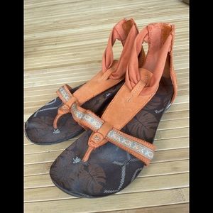 ✨SOLD✨ T-Strap Hiking Sandal